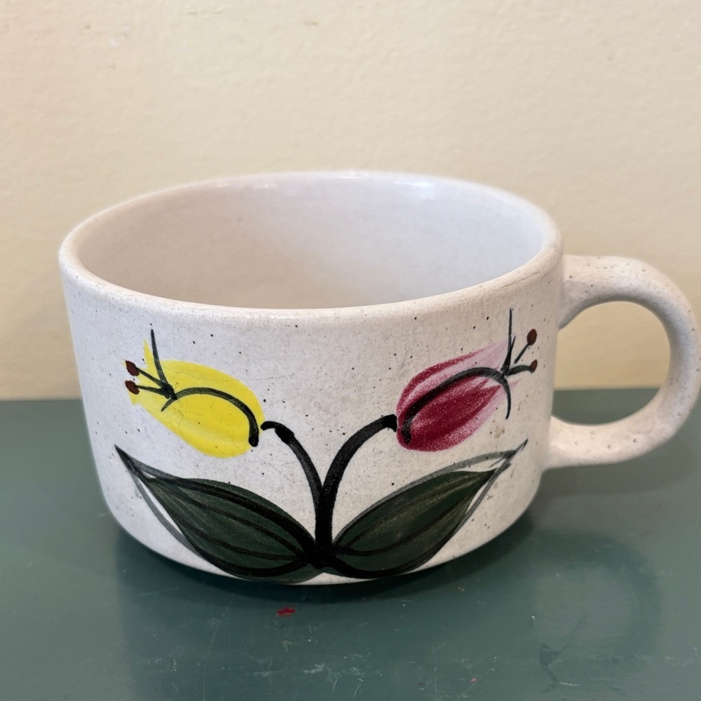 Vintage Tulip Pattern Stoneware Mug.